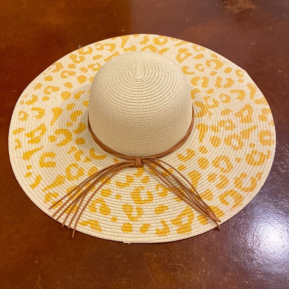 Floppy Hat - Picture 2 of 3